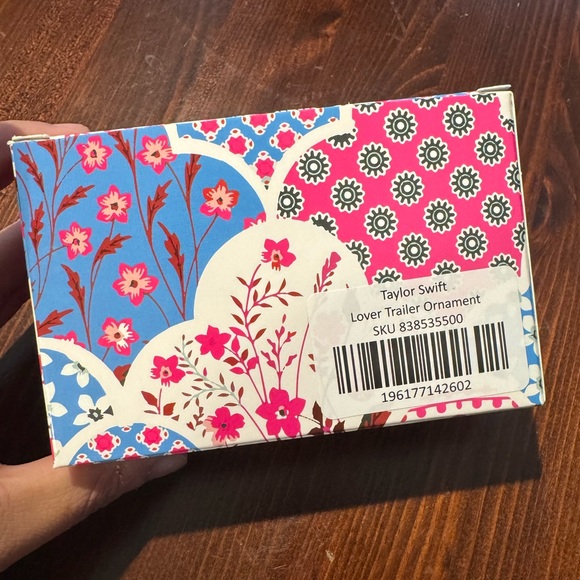 Taylor Swift Lover Camper Christmas Ornament - Picture 3 of 7